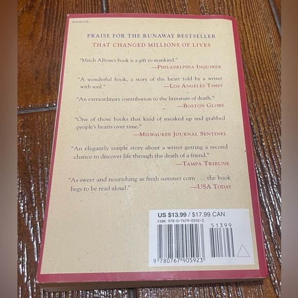 Tuesdays with Morrie: An Old Man, a Young Man, and Life's Greatest Lesson - Picture 3 of 4